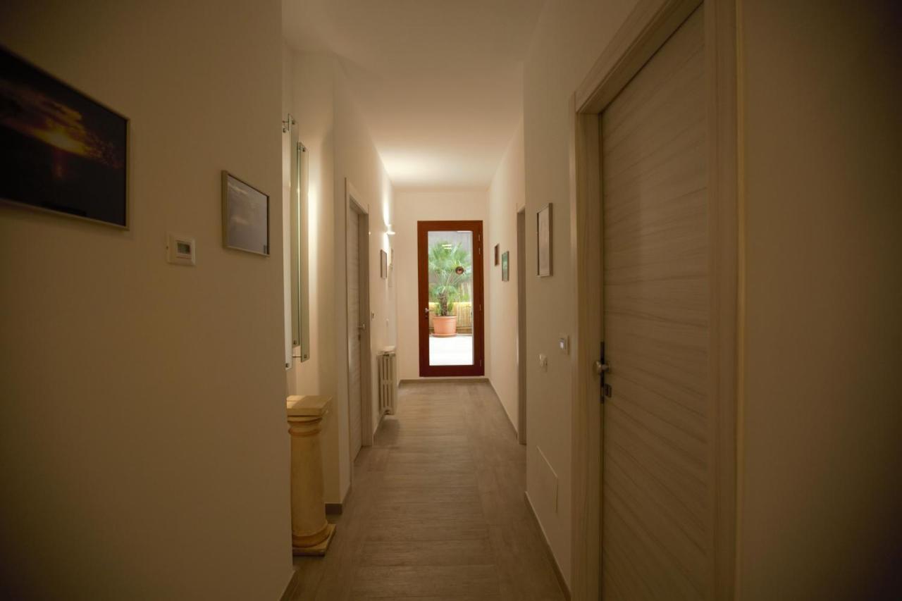 Phalanthos Taranto Bed and Breakfast Buitenkant foto