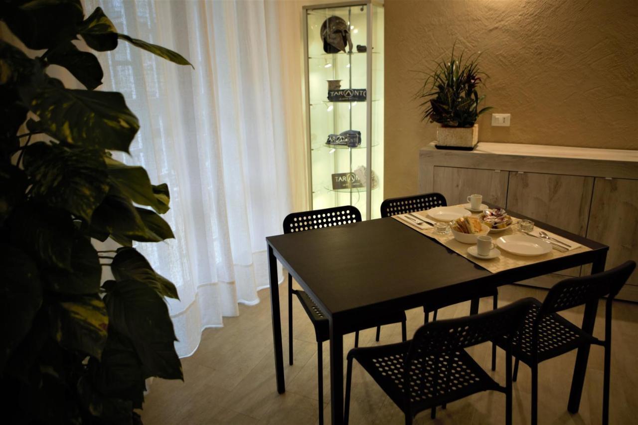 Phalanthos Taranto Bed and Breakfast Buitenkant foto