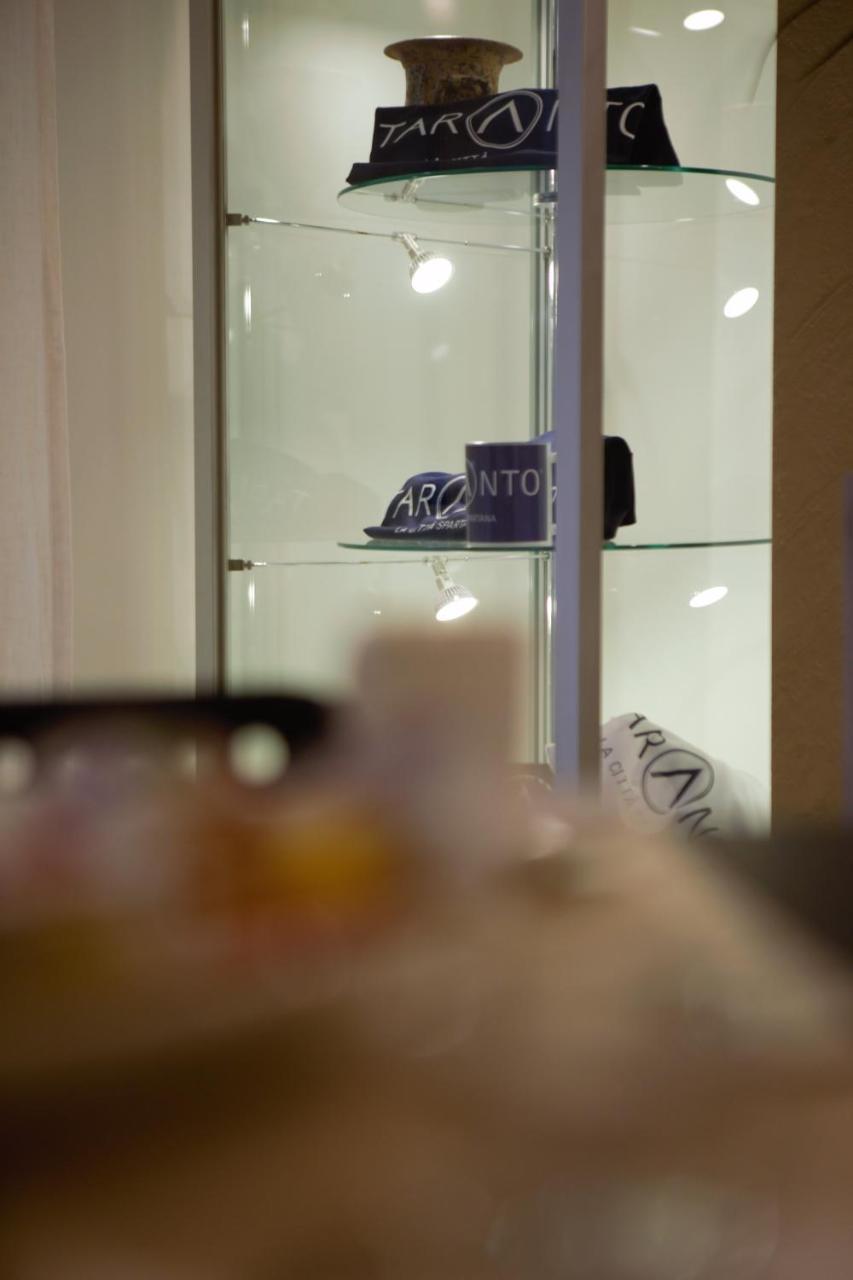 Phalanthos Taranto Bed and Breakfast Buitenkant foto